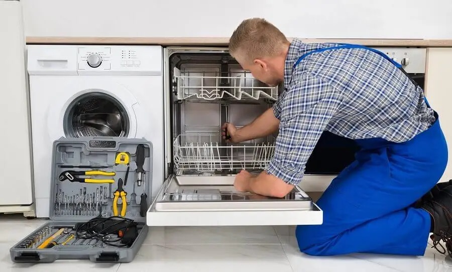 Gebze Gorenje servisi teknisyen ekibi beyaz eşya tamiri yaparken